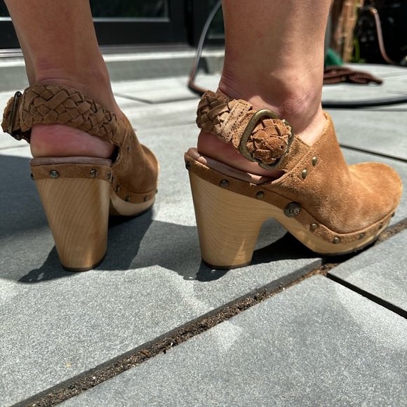 NWOT Ugg Australia Studded Dafni Clogs - Picture 2 of 9